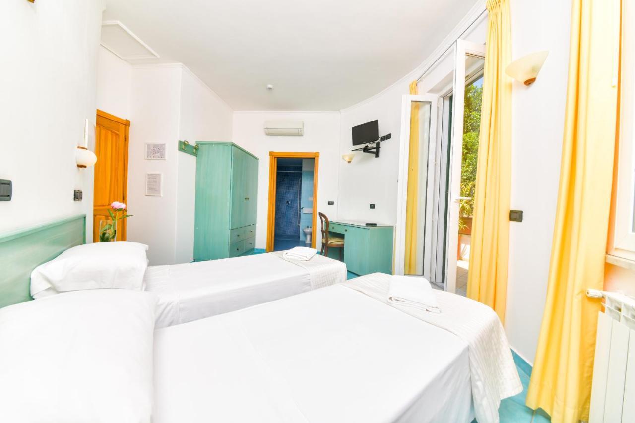 Hotel Pineta Ischia Esterno foto