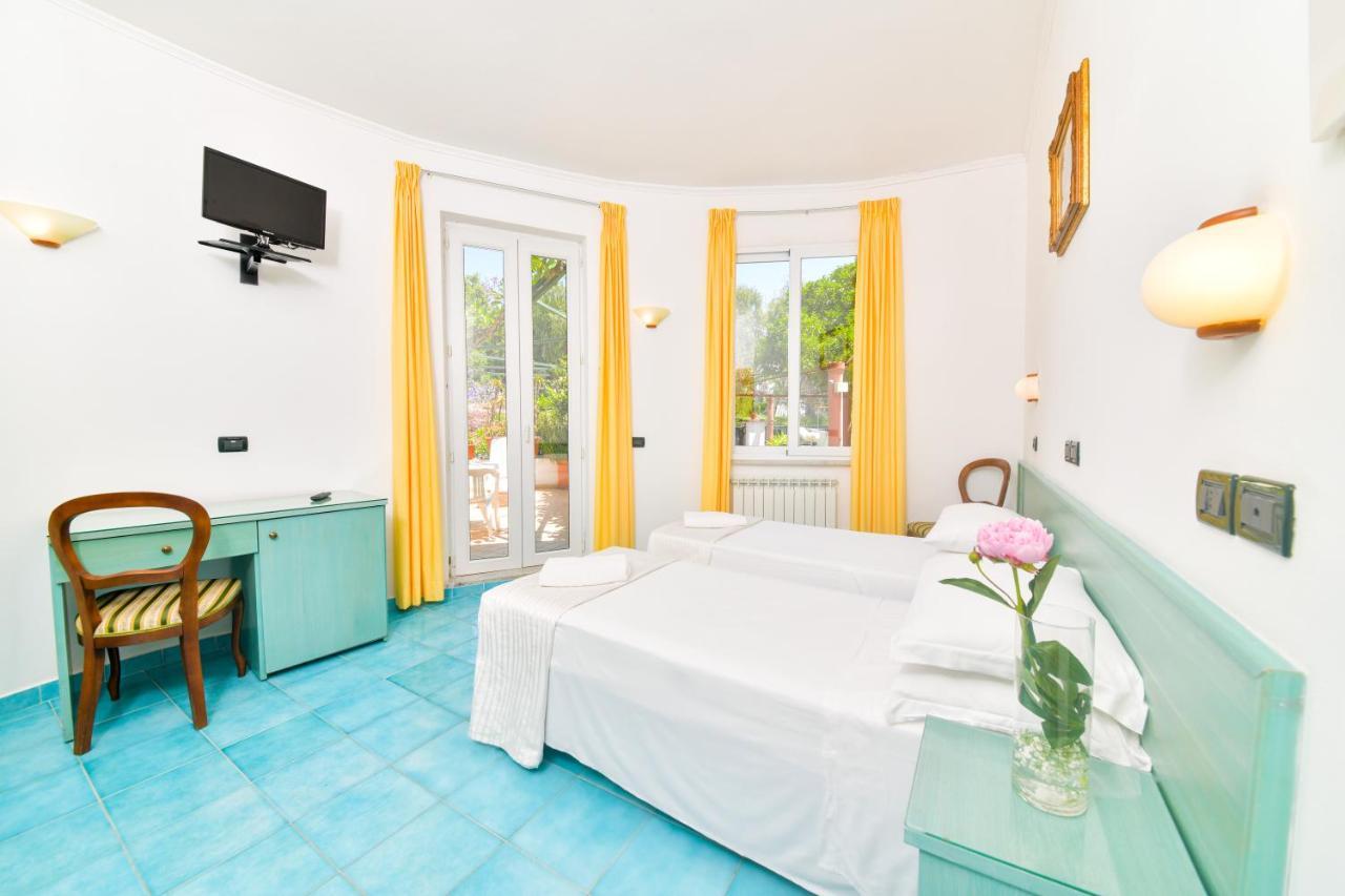 Hotel Pineta Ischia Esterno foto