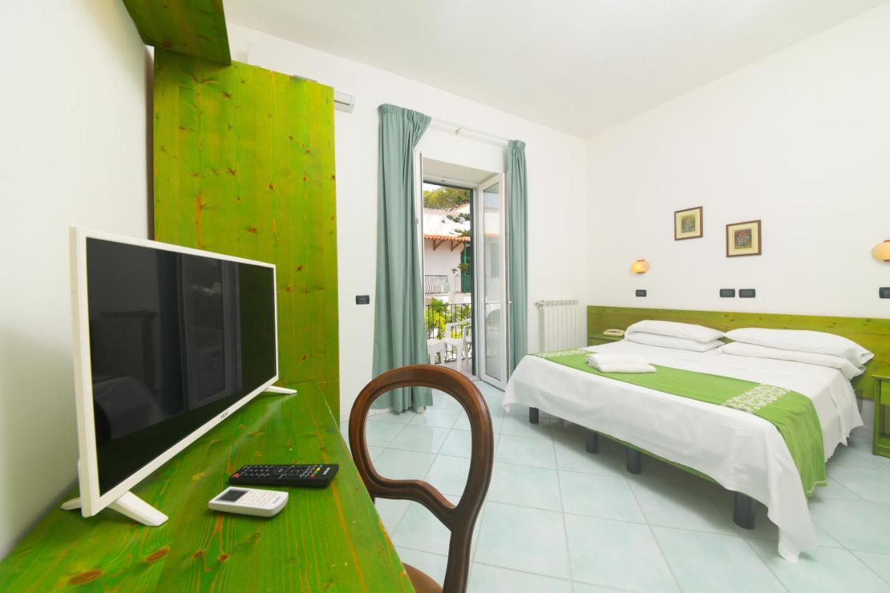 Hotel Pineta Ischia Esterno foto