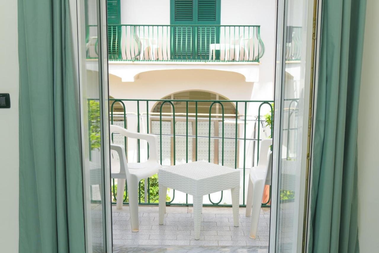 Hotel Pineta Ischia Esterno foto