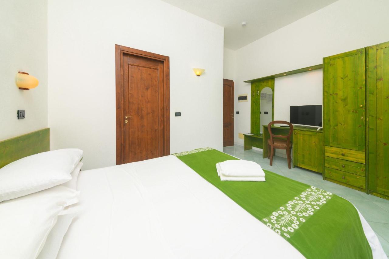 Hotel Pineta Ischia Esterno foto