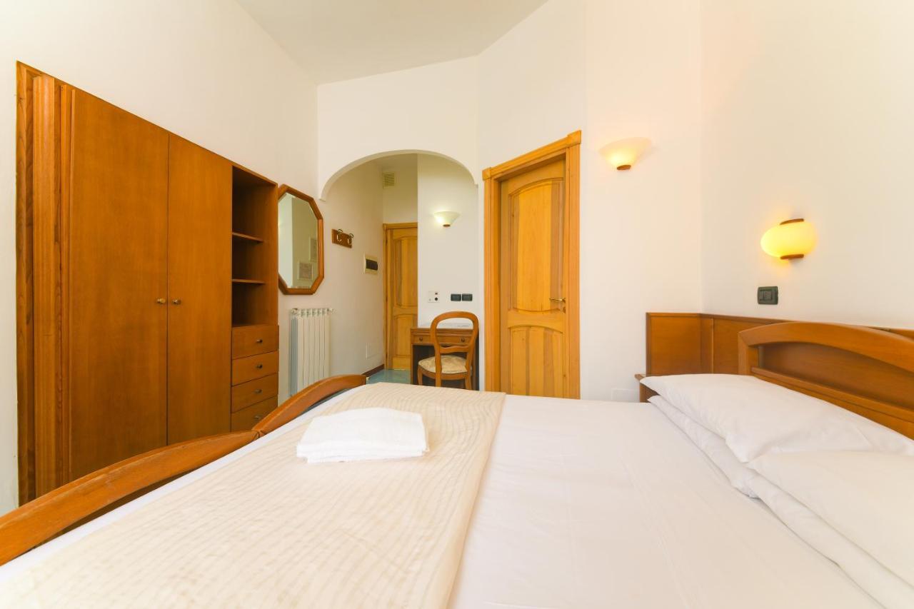 Hotel Pineta Ischia Esterno foto